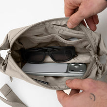 Carica l'immagine nel visualizzatore di Gallery, Got Bag Adapt Sling Bag Scallop