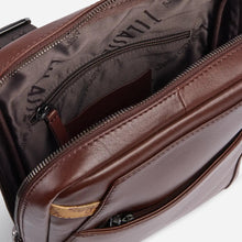 Carica l'immagine nel visualizzatore di Gallery, Alviero Martini 1^Classe Ranger Leather Bandoliera Media Testa Di Moro