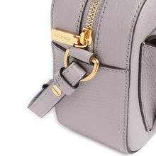 Carica l'immagine nel visualizzatore di Gallery, Coccinelle Beat Soft Small Oyster