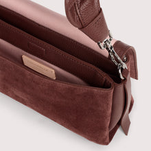 Carica l'immagine nel visualizzatore di Gallery, Coccinelle Boheme Suede Bimaterial Con Patt Berry/Berry