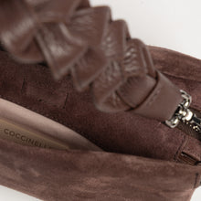 Carica l'immagine nel visualizzatore di Gallery, Coccinelle Boheme Suede Bimaterial Small Berry/Berry