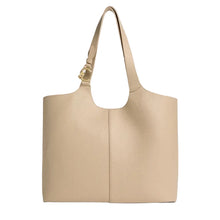 Carica l'immagine nel visualizzatore di Gallery, Coccinelle C-Easy Large Sandshell