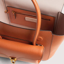 Carica l'immagine nel visualizzatore di Gallery, Coccinelle Double Beat Bauletto Medium Crab