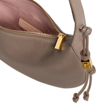 Carica l'immagine nel visualizzatore di Gallery, Coccinelle Thess Small Warm Taupe