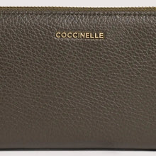 Carica l'immagine nel visualizzatore di Gallery, Coccinelle Portafoglio Zip Around Metallic Soft Fango