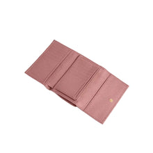 Carica l'immagine nel visualizzatore di Gallery, Coccinelle Portafoglio Metallic Soft Con Patta Winter Rose