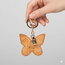 Carica l'immagine nel visualizzatore di Gallery, Alviero Martini 1^ Classe Portachiavi Geo Classic Farfalla W275 - STANGA Pelletteria