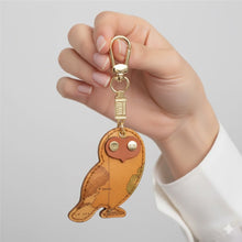 Carica l'immagine nel visualizzatore di Gallery, Alviero Martini 1^ Classe Portachiavi Gufo - STANGA Pelletteria