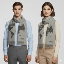 Carica l'immagine nel visualizzatore di Gallery, Alviero Martini 1^ Classe Sciarpa Geo Pieno Grigio - STANGA Pelletteria