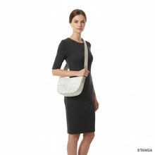 Carica l'immagine nel visualizzatore di Gallery, Alviero Martini 1^A Classe Borsa Geo Soft White Tracolla a Mezzaluna Piccola S006 - STANGA Pelletteria