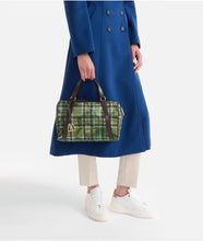 Carica l'immagine nel visualizzatore di Gallery, Alviero Martini 1^classe Tartan Soul Bauletto Verde Muschio - STANGA Pelletteria