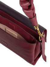 Carica l'immagine nel visualizzatore di Gallery, Coccinelle Boheme Double Small Ribes/Prune - STANGA Pelletteria