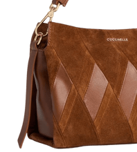 Carica l'immagine nel visualizzatore di Gallery, Coccinelle Boheme New Geometric Patch Cognac - STANGA Pelletteria