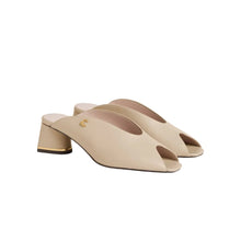 Carica l'immagine nel visualizzatore di Gallery, Coccinelle C - Everyday Sabot Sandshell - STANGA Pelletteria
