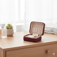 Carica l'immagine nel visualizzatore di Gallery, Coccinelle Jewelry Box Small Ribes - STANGA Pelletteria