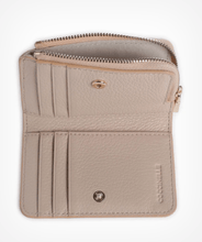 Carica l'immagine nel visualizzatore di Gallery, Coccinelle Metallic Rosette - STANGA Pelletteria