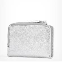 Carica l'immagine nel visualizzatore di Gallery, Coccinelle Metallic Soft Silver - STANGA Pelletteria