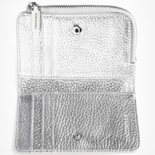 Carica l'immagine nel visualizzatore di Gallery, Coccinelle Metallic Soft Silver - STANGA Pelletteria