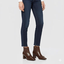 Carica l'immagine nel visualizzatore di Gallery, Coccinelle Nadja Brunette - STANGA Pelletteria