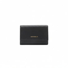 Carica l'immagine nel visualizzatore di Gallery, Coccinelle Portafoglio Metallic Soft Con Patta Noir - STANGA Pelletteria