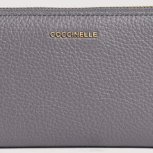 Carica l'immagine nel visualizzatore di Gallery, Coccinelle Portafoglio Zip Around Large Metallic Soft Stove - STANGA Pelletteria