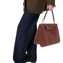 Carica l'immagine nel visualizzatore di Gallery, Coccinelle Tiggy Medium Suede Bimaterial Berry/Berry