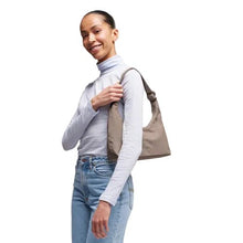 Carica l'immagine nel visualizzatore di Gallery, Got Bag T - Shape Bag Mini Oyster - STANGA Pelletteria