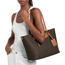 Carica l'immagine nel visualizzatore di Gallery, Micheal Kors Borsa Tote Jet Set Travel Media Bronzo/Acorn - STANGA Pelletteria