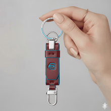 Carica l'immagine nel visualizzatore di Gallery, Piquadro Portachiavi con moschettone Blue Square Rosso - STANGA Pelletteria