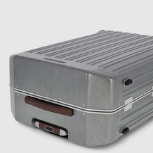 Carica l'immagine nel visualizzatore di Gallery, Piquadro Trolley Grande Rigido a Quattro Ruote Nero Cuoio - STANGA Pelletteria