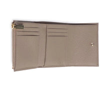 Carica l'immagine nel visualizzatore di Gallery, Portafoglio Coccinelle Metallic Soft Warm Taupe - STANGA Pelletteria