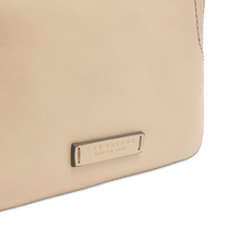 Carica l'immagine nel visualizzatore di Gallery, The Bridge Larissa Camera Case Butter - STANGA Pelletteria