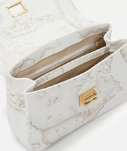 Carica l'immagine nel visualizzatore di Gallery, Alviero Martini 1^Classe Geo White tracolla con patta Bianca E034 - STANGA Pelletteria