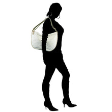 Carica l'immagine nel visualizzatore di Gallery, Borsa Donna Mezzaluna Media Geo Soft Alviero Martini 1^ Classe - STANGA Pelletteria