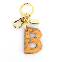 Carica l'immagine nel visualizzatore di Gallery, Lettera B portachiavi Alviero Martini 1^ Classe - STANGA Pelletteria