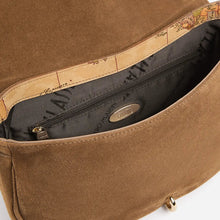 Carica l'immagine nel visualizzatore di Gallery, Alviero Martini 1^Classe Savage Leather Tracolla Con Patta Camoscio Beige
