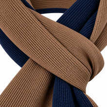 Carica l'immagine nel visualizzatore di Gallery, Riviera Collo In Cashmere Con Asola Passante Bicolore Legno/Notturno

