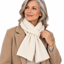 Carica l'immagine nel visualizzatore di Gallery, Riviera Collo In Cashmere Con Asola Donna Panna
