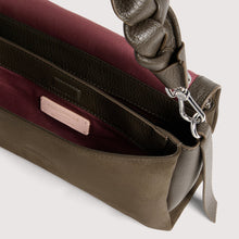 Carica l'immagine nel visualizzatore di Gallery, Coccinelle Boheme Suede Bimaterial Con Patt Fango/Fango
