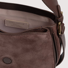 Carica l'immagine nel visualizzatore di Gallery, Coccinelle Mavery Suede Small Berry/Berry
