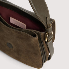 Carica l'immagine nel visualizzatore di Gallery, Coccinelle Mavery Suede Small Berry

