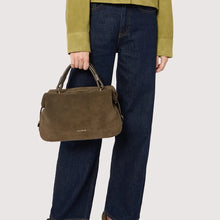 Carica l'immagine nel visualizzatore di Gallery, Coccinelle Lizzie Suede Small Fango/Fango
