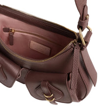 Carica l'immagine nel visualizzatore di Gallery, Coccinelle Mavery Pocket Small Berry
