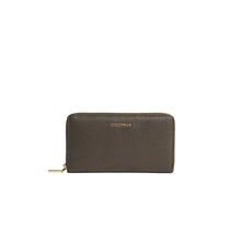 Carica l'immagine nel visualizzatore di Gallery, Coccinelle Portafoglio Zip Around Large Metallic Soft Fango
