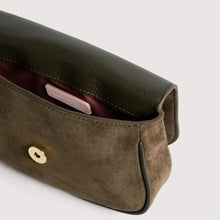 Carica l'immagine nel visualizzatore di Gallery, Coccinelle Mavery Mini Suede Fango/Fango
