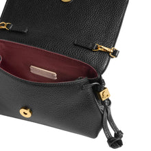 Carica l'immagine nel visualizzatore di Gallery, Coccinelle Thess Small Flap Noir
