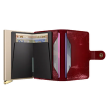 Carica l'immagine nel visualizzatore di Gallery, Secrid Miniwallet Premium Naplak Bottle Red+
