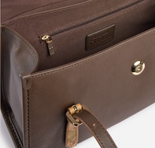 Carica l'immagine nel visualizzatore di Gallery, Alviero Martini 1^ Classe Montana Leather borsa sottospalla Sequoia

