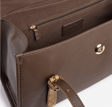 Carica l'immagine nel visualizzatore di Gallery, Alviero Martini 1^ Classe Montana Leather borsa sottospalla Sequoia - STANGA Pelletteria
