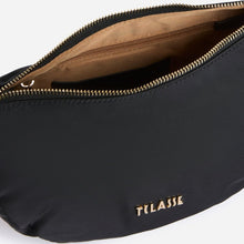 Carica l'immagine nel visualizzatore di Gallery, Alviero Martini 1^Classe Breeze Nylon Mezzaluna Piccola Nero - STANGA Pelletteria
